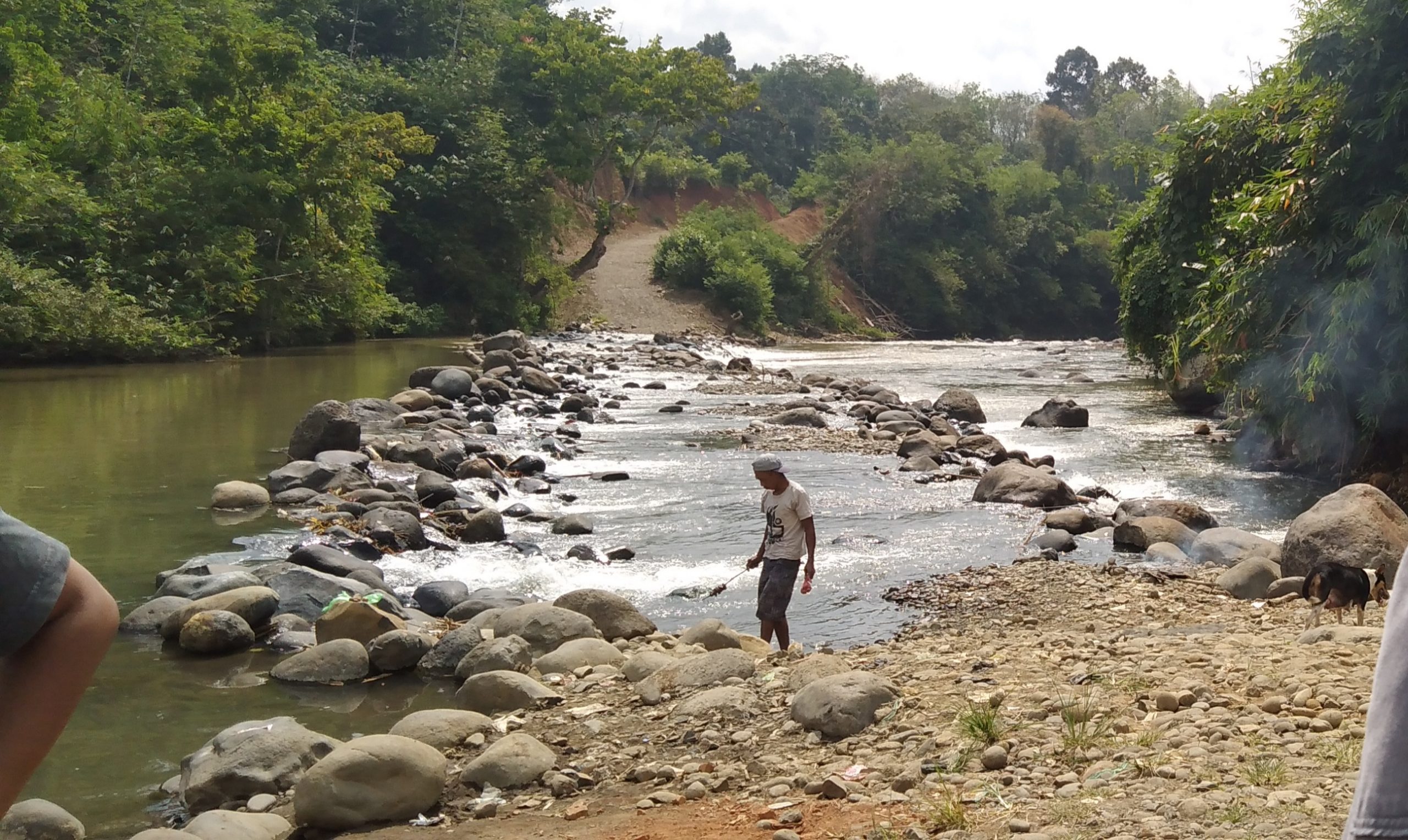 Bendung Sungai Oknum Tidak Tersentuh Hukum