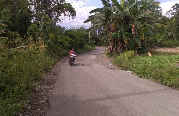 Belum Lama Dibangun Jalan Lintas PUT Kota Padang Kembali Rusak